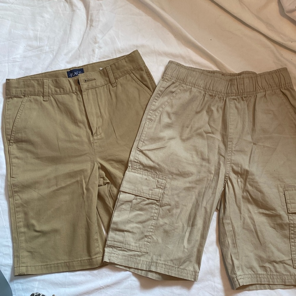 Children’s Place boys shorts-set of 2.  Tan color size 10